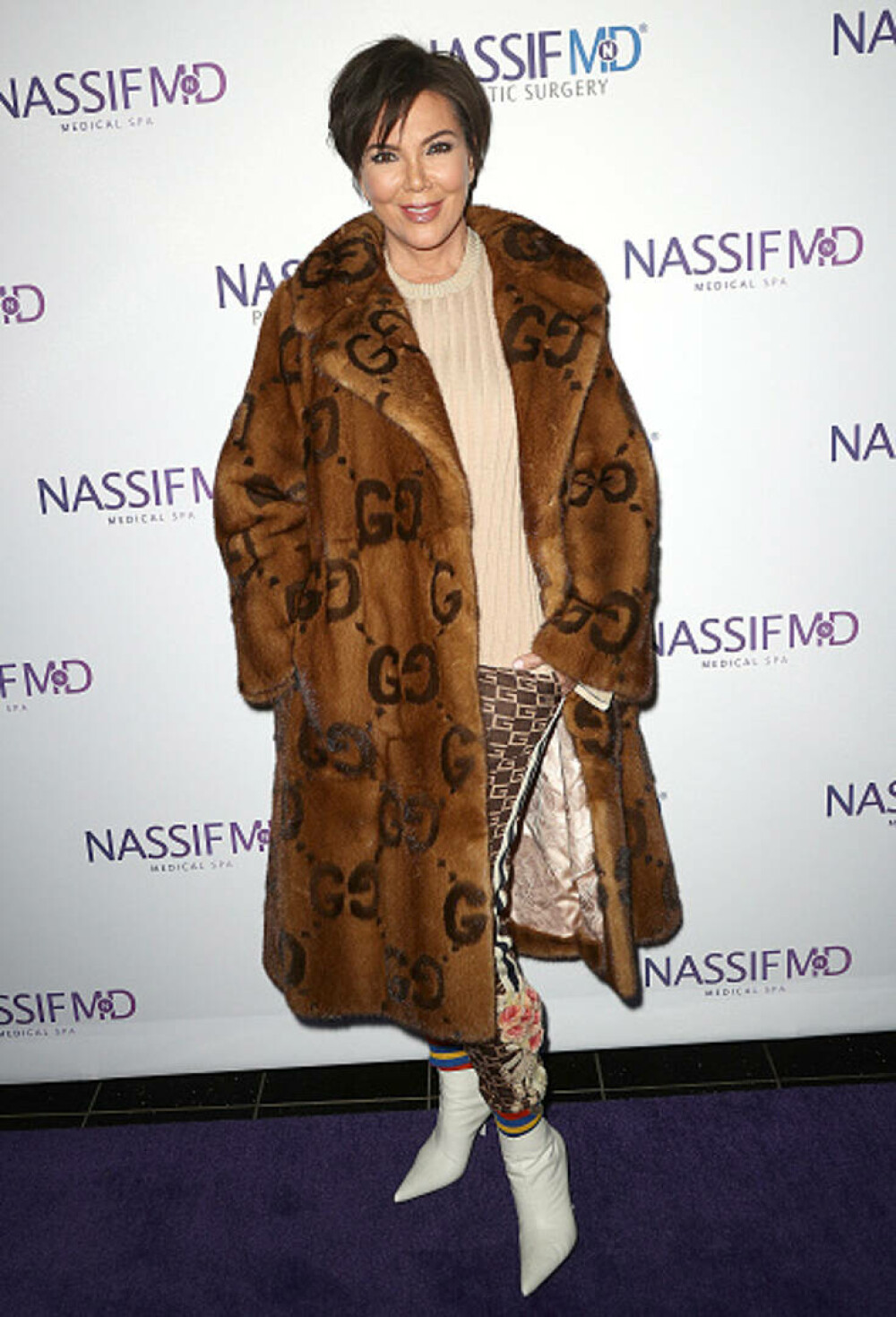 Kris Jenner, schimbare spectaculoasă de look la 69 de ani. Cum a fost surprinsă alături de iubitul cu 25 de ani mai tânăr - Imaginea 23