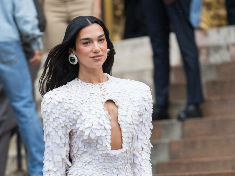 Dua Lipa, plină de eleganță la Săptămâna Modei Haute Couture de la Paris. Ce ținuta a purtat. GALERIE FOTO - Imaginea 4