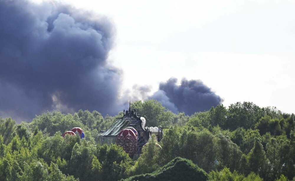 Incendiu de proporții la festivalul Tomorrowland. Scena principală a fost mistuită de flăcări | FOTO&VIDEO - Imaginea 1