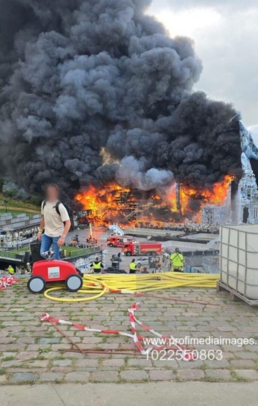 Incendiu de proporții la festivalul Tomorrowland. Scena principală a fost mistuită de flăcări | FOTO&VIDEO - Imaginea 6