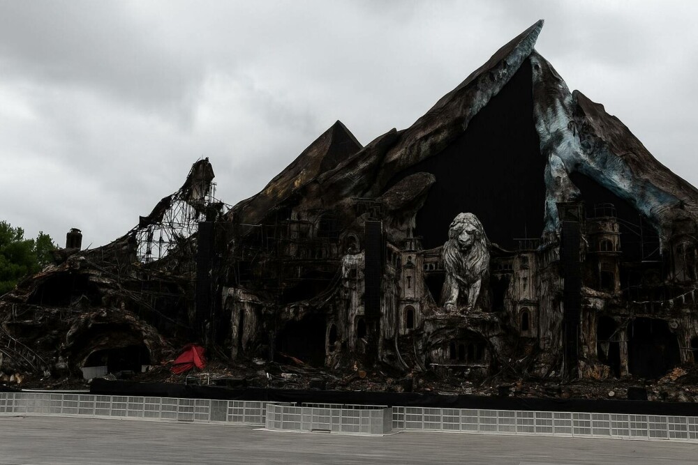 Incendiu de proporții la festivalul Tomorrowland. Scena principală a fost mistuită de flăcări | FOTO&VIDEO - Imaginea 2