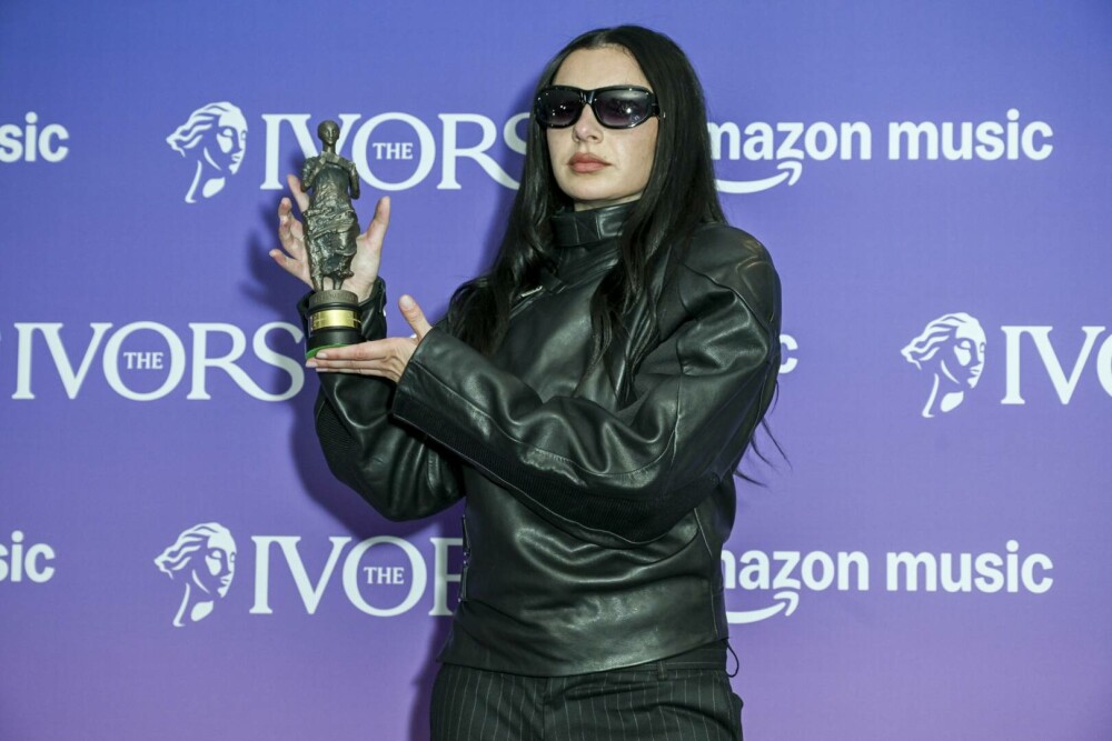 Charli XCX s-a căsătorit în secret. Cine este George Daniel, bărbatul care i-a devenit soț. VIDEO - Imaginea 15