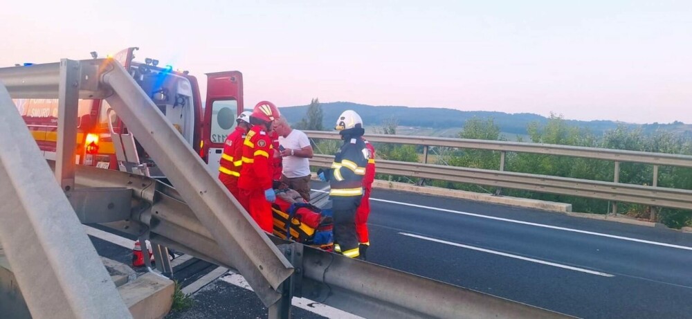 Accident cu 6 victime pe A1, printre care doi copii de 8 și 14 ani. Trei autoturisme şi un TIR s-au ciocnit | FOTO - Imaginea 3