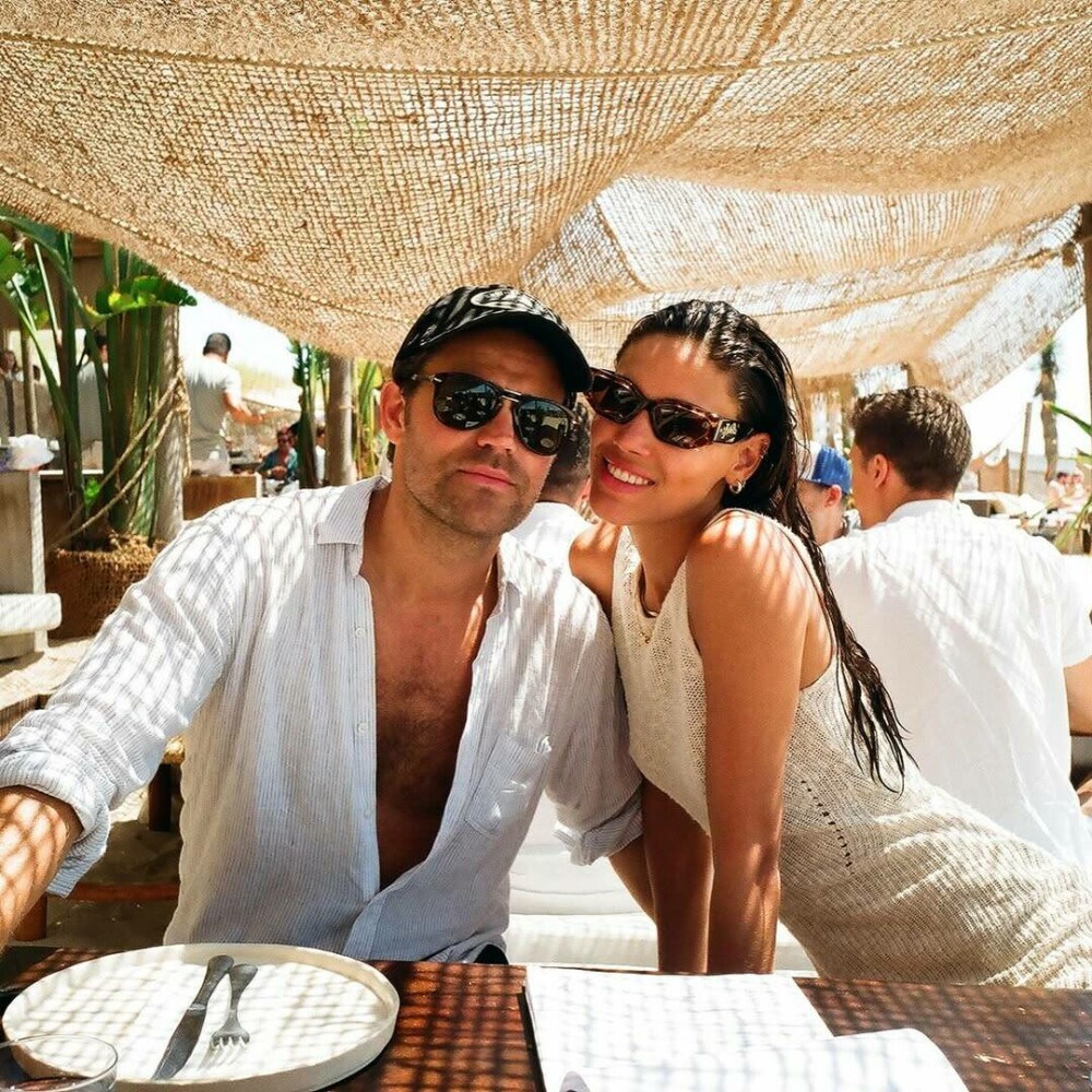 Paul Wesley, actorul din „Vampire Diaries”, s-a logodit cu iubita sa. Cine este Natalie Kuckenburg. FOTO - Imaginea 6