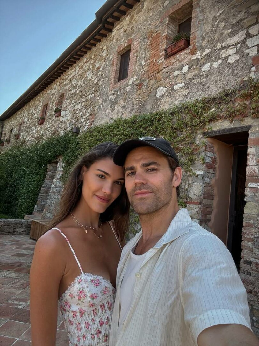 Paul Wesley, actorul din „Vampire Diaries”, s-a logodit cu iubita sa. Cine este Natalie Kuckenburg. FOTO - Imaginea 10