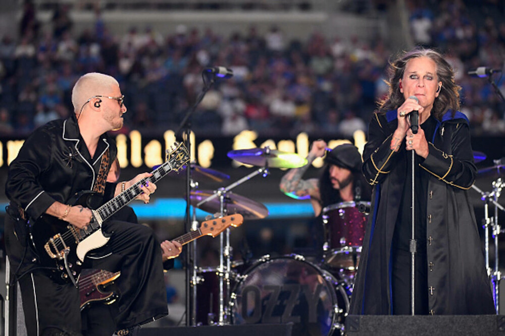 Omagii pentru Ozzy Osbourne, în orașul natal. Sute de fani s-au strâns la Birmingham. FOTO - Imaginea 9