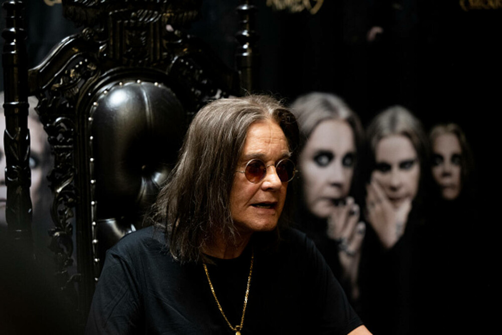 Omagii pentru Ozzy Osbourne, în orașul natal. Sute de fani s-au strâns la Birmingham. FOTO - Imaginea 8