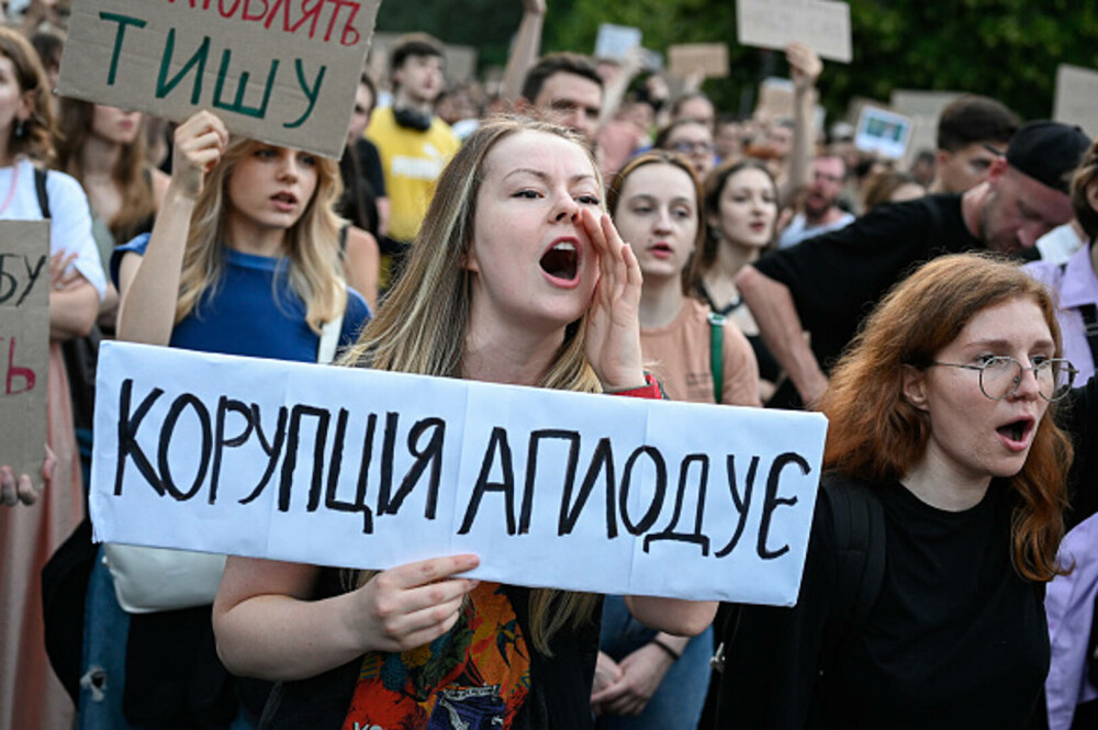 Proteste ample în Ucraina după o lege controversată. Zelenski a retras independența agențiilor anticorupție. „Este scandalos” - Imaginea 7