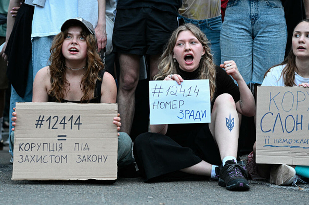 Proteste ample în Ucraina după o lege controversată. Zelenski a retras independența agențiilor anticorupție. „Este scandalos” - Imaginea 9