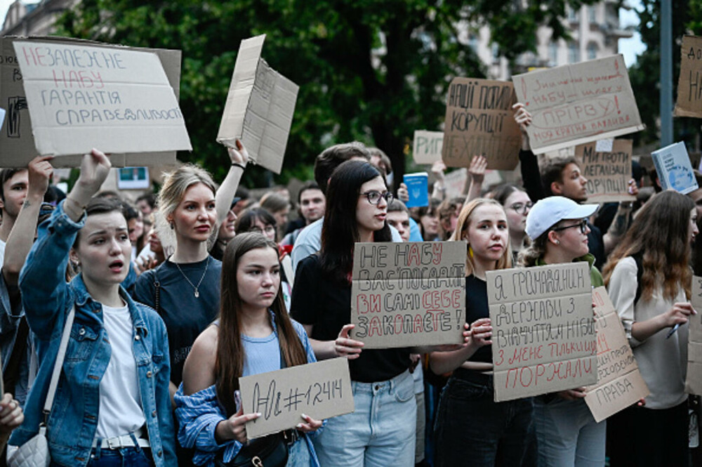 Proteste ample în Ucraina după o lege controversată. Zelenski a retras independența agențiilor anticorupție. „Este scandalos” - Imaginea 13
