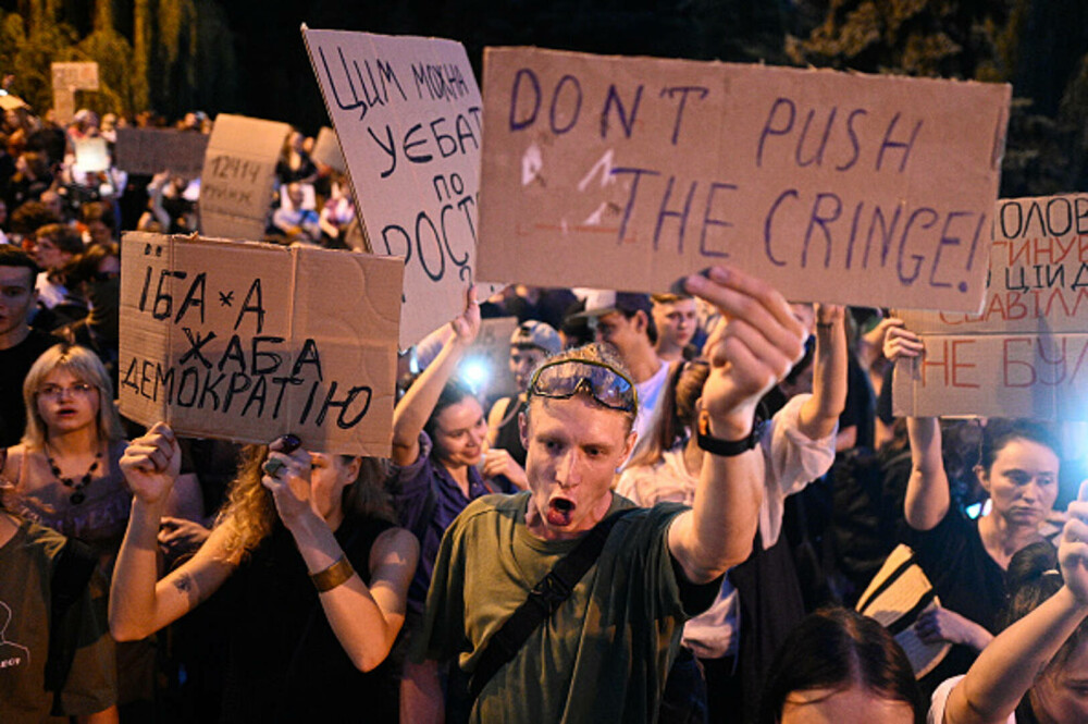 Proteste ample în Ucraina după o lege controversată. Zelenski a retras independența agențiilor anticorupție. „Este scandalos” - Imaginea 15