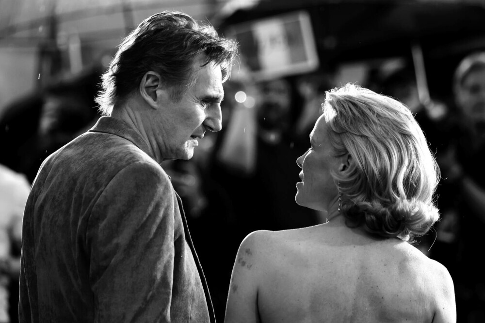 Pamela Anderson, gest neașteptat față de Liam Neeson, la premiera filmului „The Naked Gun”. GALERIE FOTO - Imaginea 2