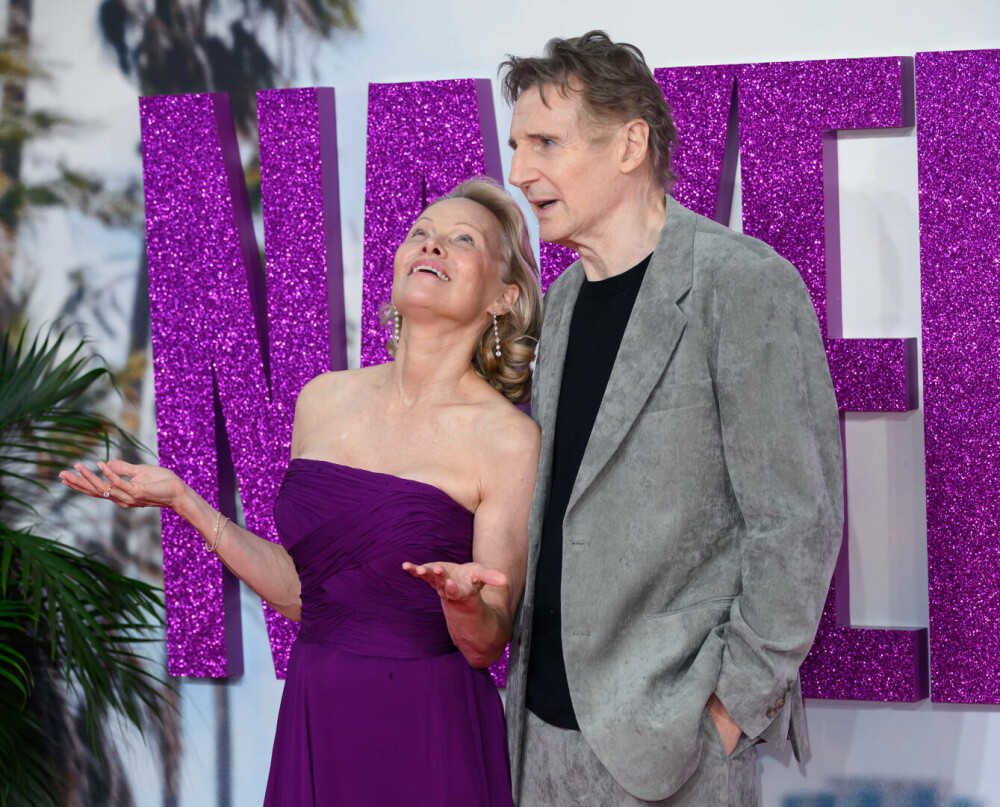 Pamela Anderson, gest neașteptat față de Liam Neeson, la premiera filmului „The Naked Gun”. GALERIE FOTO - Imaginea 5