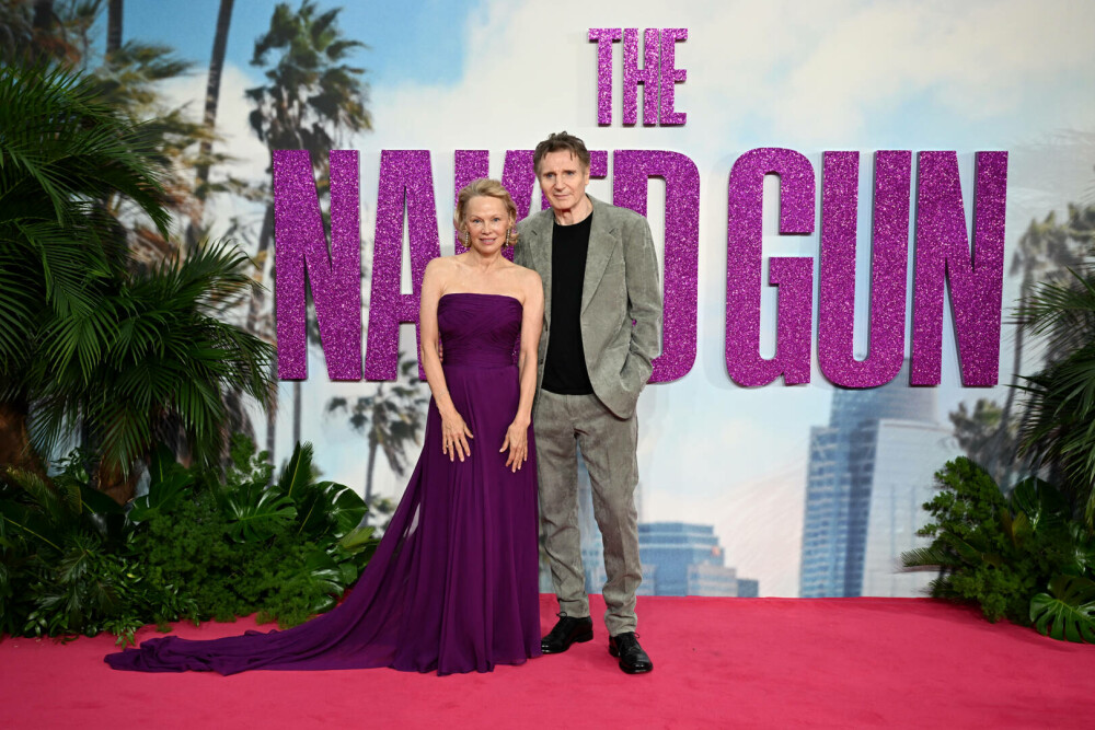Pamela Anderson, gest neașteptat față de Liam Neeson, la premiera filmului „The Naked Gun”. GALERIE FOTO - Imaginea 13