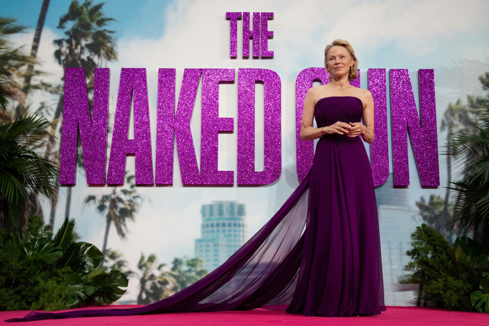 Pamela Anderson, gest neașteptat față de Liam Neeson, la premiera filmului „The Naked Gun”. GALERIE FOTO - Imaginea 22