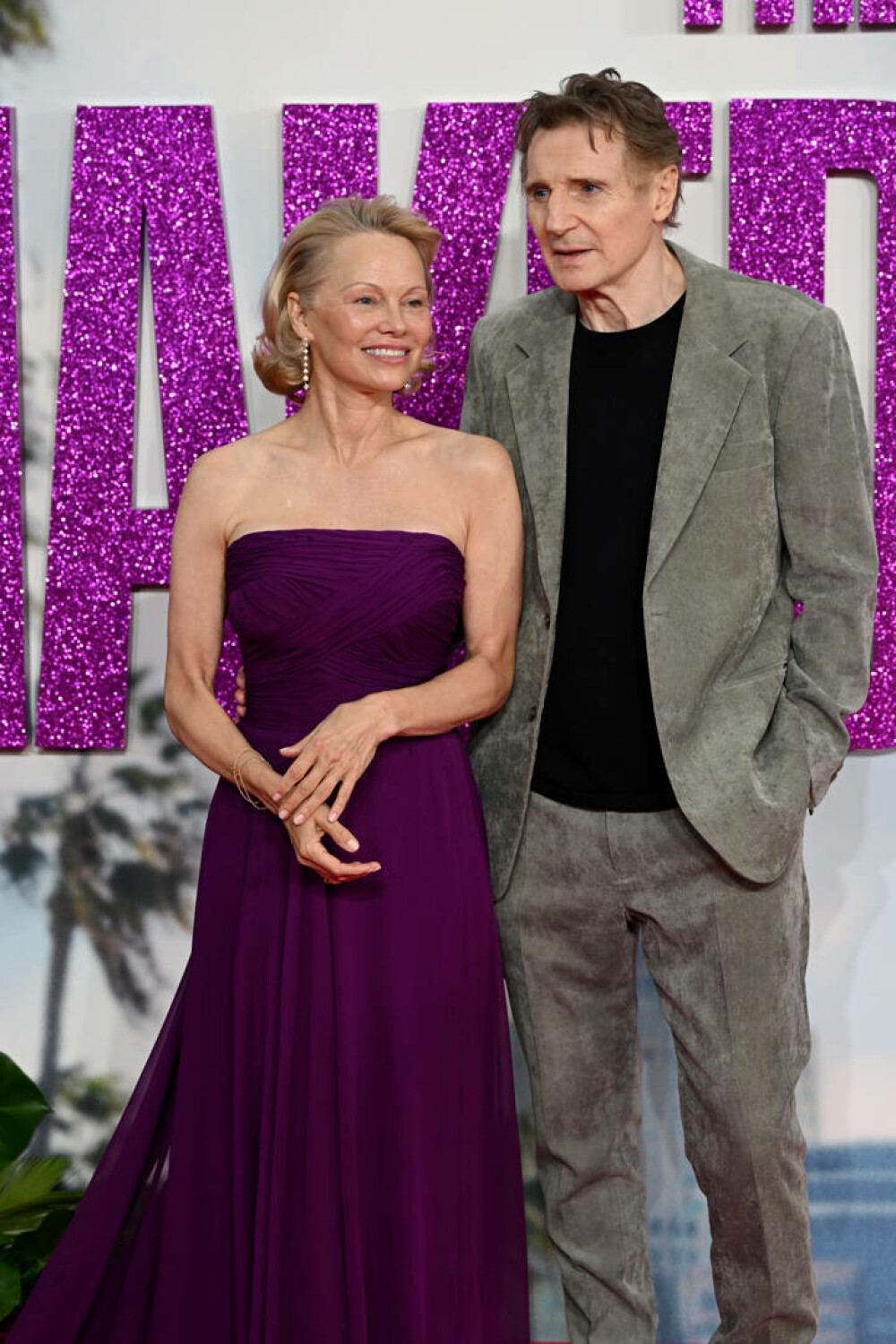 Pamela Anderson, gest neașteptat față de Liam Neeson, la premiera filmului „The Naked Gun”. GALERIE FOTO - Imaginea 24