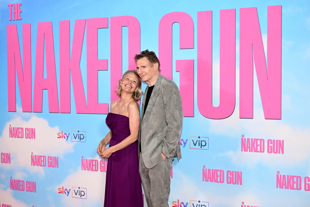 Pamela Anderson, gest neașteptat față de Liam Neeson, la premiera filmului „The Naked Gun”. GALERIE FOTO - Imaginea 32