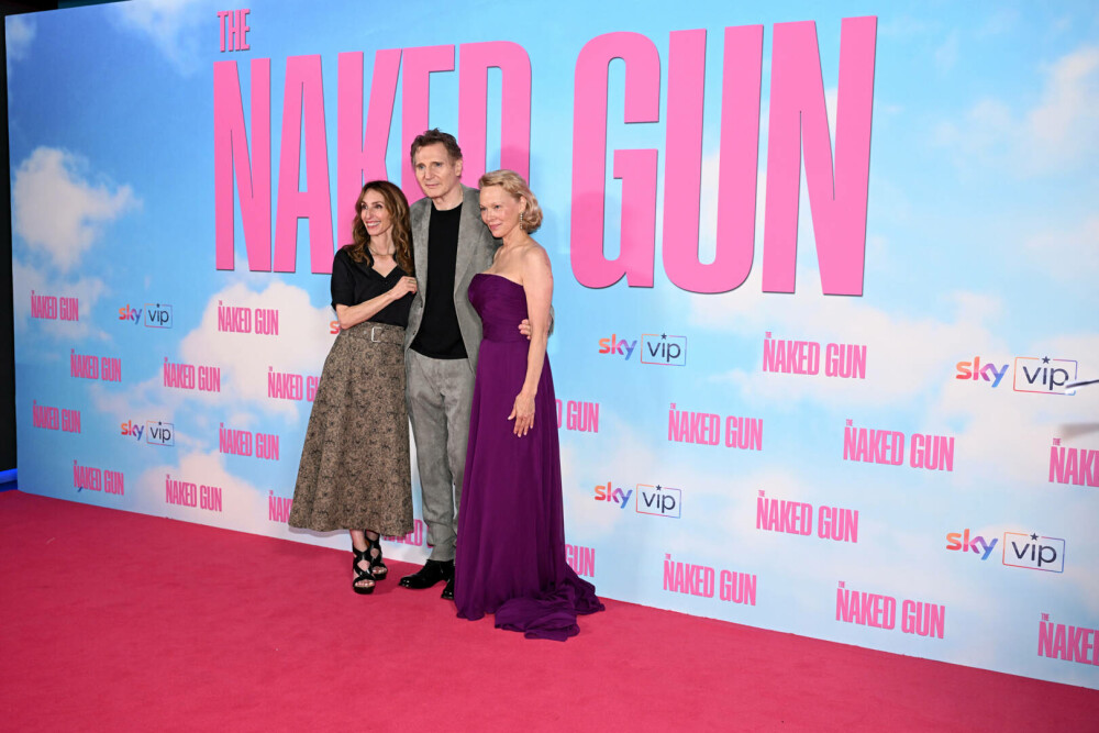 Pamela Anderson, gest neașteptat față de Liam Neeson, la premiera filmului „The Naked Gun”. GALERIE FOTO - Imaginea 34