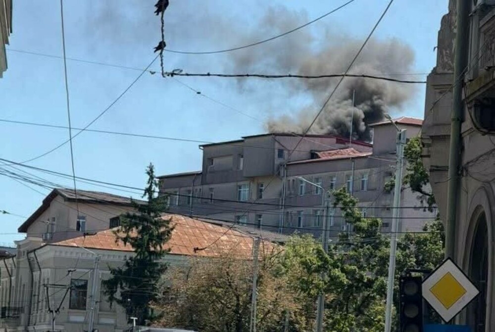 Incendiu la Maternitatea „Cuza Vodă” din Iaşi, fără victime. Zeci de mame și bebeluși au fost evacuați - Imaginea 1