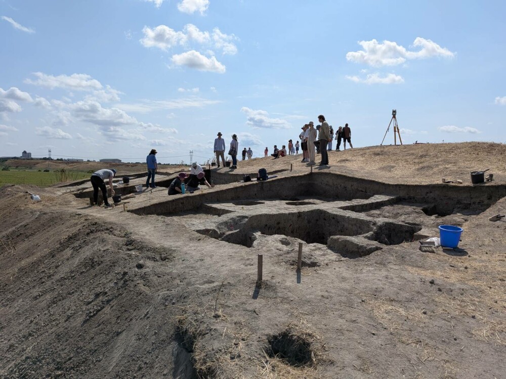 Preistoria de la porţile Bucureştilor: o vizită pe şantierul arheologic Glina - Bălăceanca. Praf, muncă, milenii de istorie - Imaginea 6