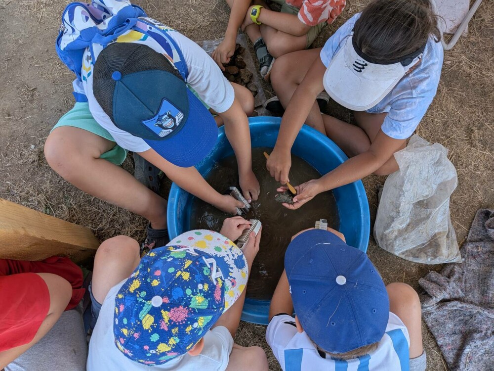 Preistoria de la porţile Bucureştilor: o vizită pe şantierul arheologic Glina - Bălăceanca. Praf, muncă, milenii de istorie - Imaginea 13