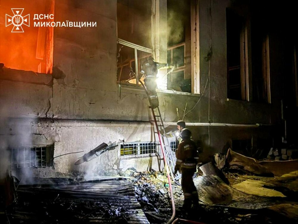 Noapte „infernală” în Odesa. Piața Privoz și clădiri din patrimoniul UNESCO, mistuite de flăcări în urma atacurilor | FOTO - Imaginea 6