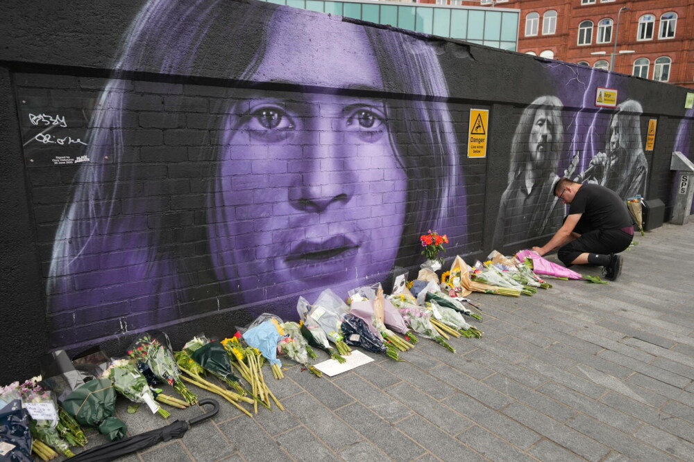 Omagii pentru Ozzy Osbourne, în orașul natal. Sute de fani s-au strâns la Birmingham. FOTO - Imaginea 25