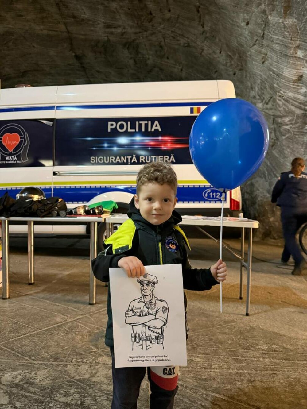 Politiștii si jandarmii au coborât în adâncuri. Acțiune educativă la Salina Târgu-Ocna. „Poate mai învață ceva și tineretul” - Imaginea 3