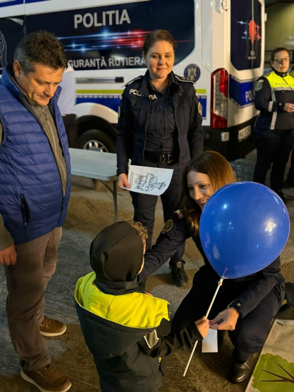 Politiștii si jandarmii au coborât în adâncuri. Acțiune educativă la Salina Târgu-Ocna. „Poate mai învață ceva și tineretul” - Imaginea 16