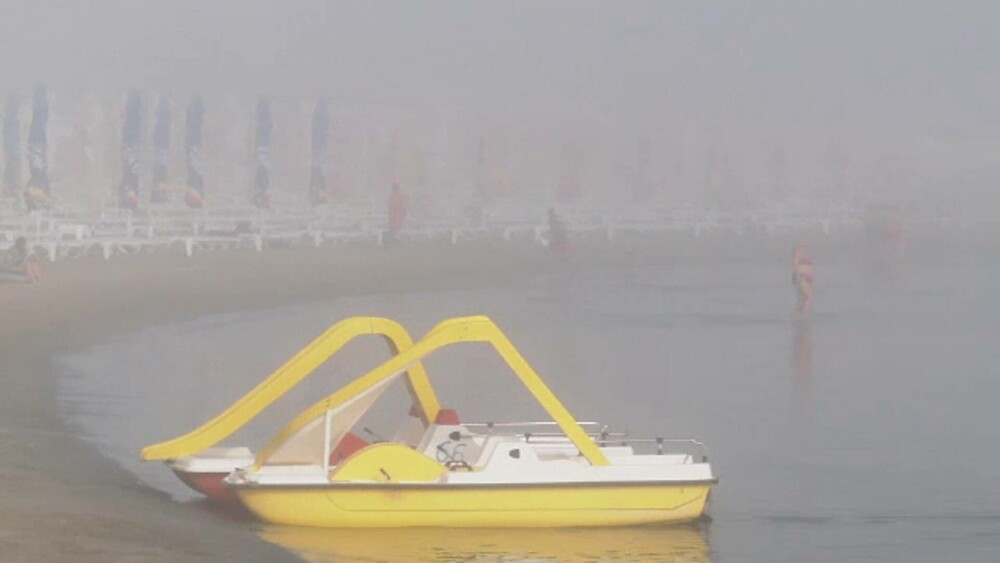 Fenomenul rar care a cuprins iarăși litoralul, după un altul neobișnuit de zilele trecute. FOTO și VIDEO - Imaginea 1