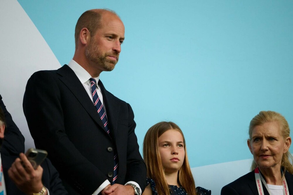Cum a apărut Prințesa Charlotte la primul meci de fotbal feminin alături de tatăl ei, Prințul William. GALERIE FOTO - Imaginea 20