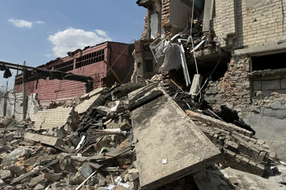 „O nouă crimă de război”. Rusia a bombardat o închisoare din Ucraina. 16 oameni au murit, 35 sunt răniţi - Imaginea 4