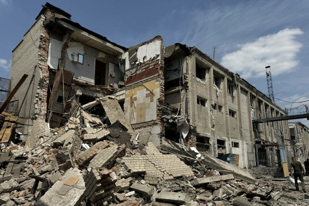 „O nouă crimă de război”. Rusia a bombardat o închisoare din Ucraina. 16 oameni au murit, 35 sunt răniţi - Imaginea 5