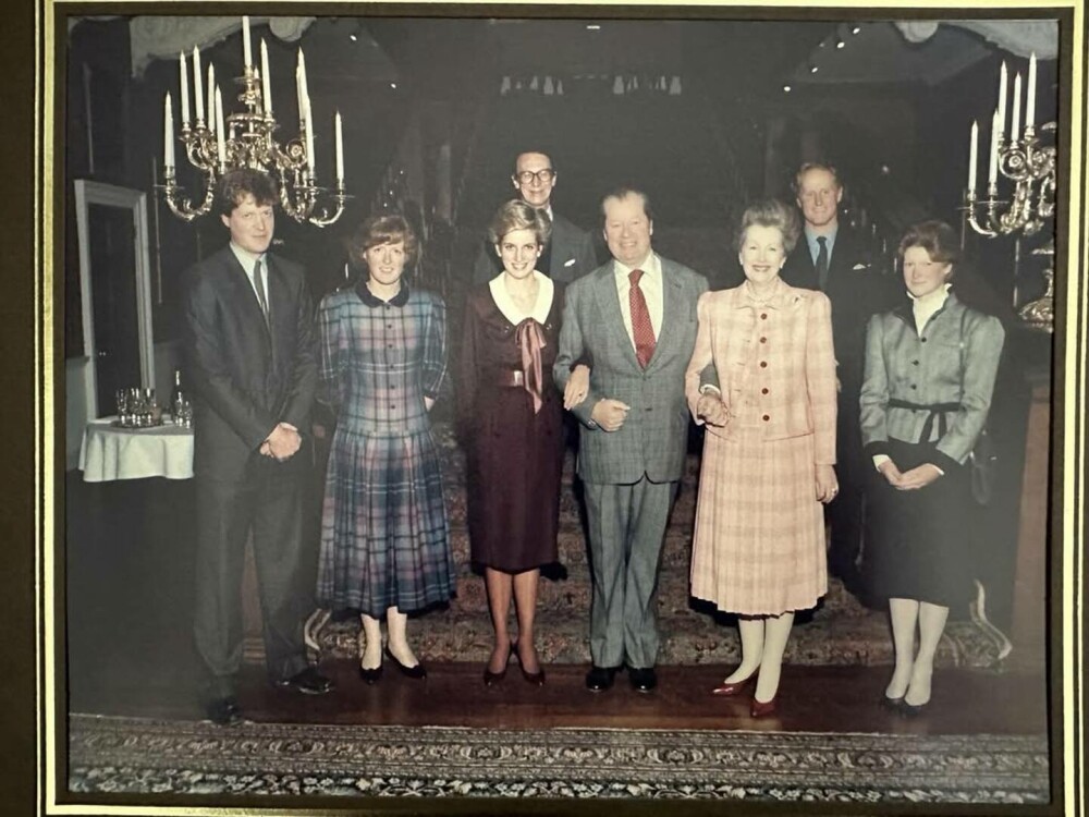 Charles Spencer, imagine emoționantă cu sora lui. Cum arăta Prințesa Diana în copilărie. FOTO - Imaginea 1