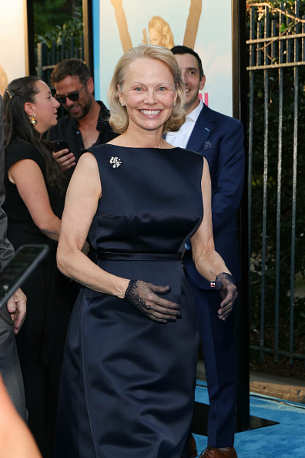 Pamela Anderson a strălucit la premiera „The Naked Gun” din New York. Ce ținută a purtat pe covorul roșu. GALERIE FOTO - Imaginea 12