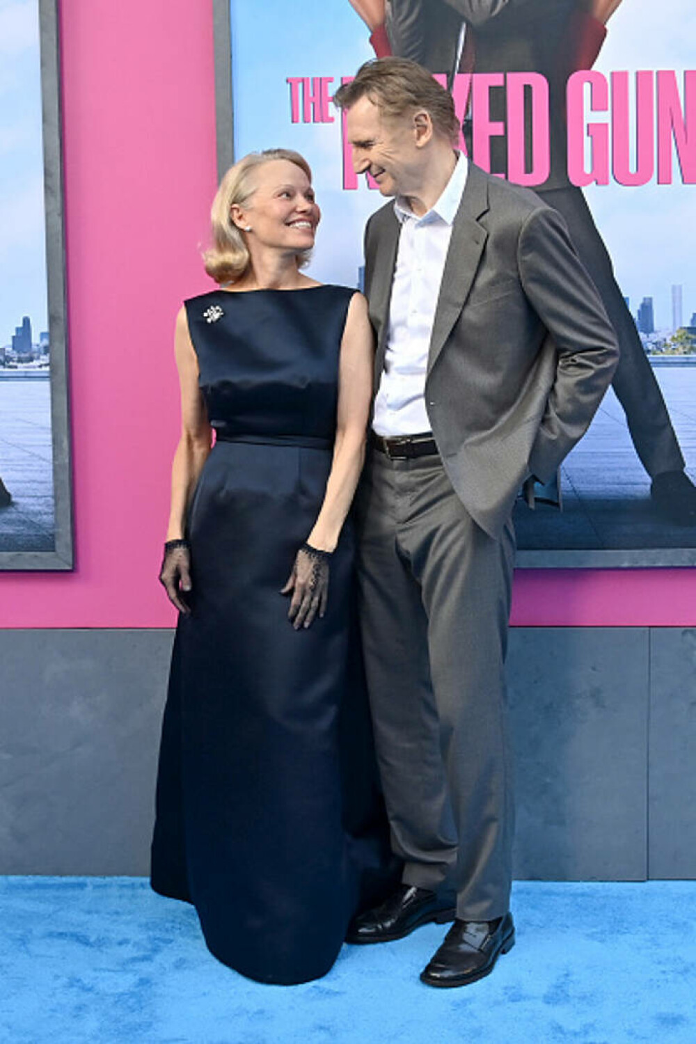 Pamela Anderson a strălucit la premiera „The Naked Gun” din New York. Ce ținută a purtat pe covorul roșu. GALERIE FOTO - Imaginea 14