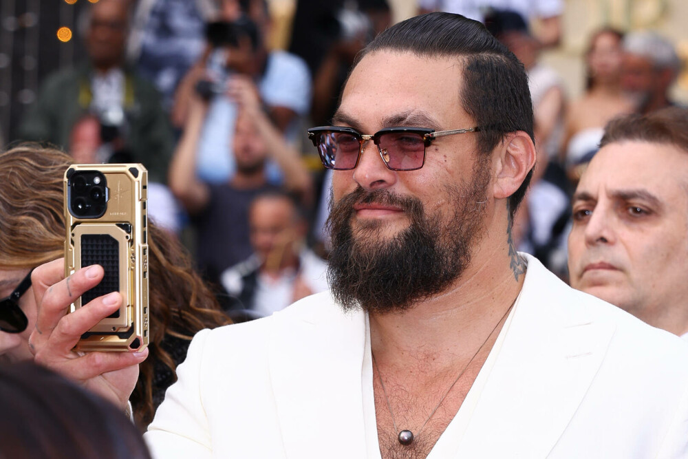 Jason Momoa, de nerecunoscut. Momentul în care actorul își dă jos barba după șase ani. VIDEO - Imaginea 2