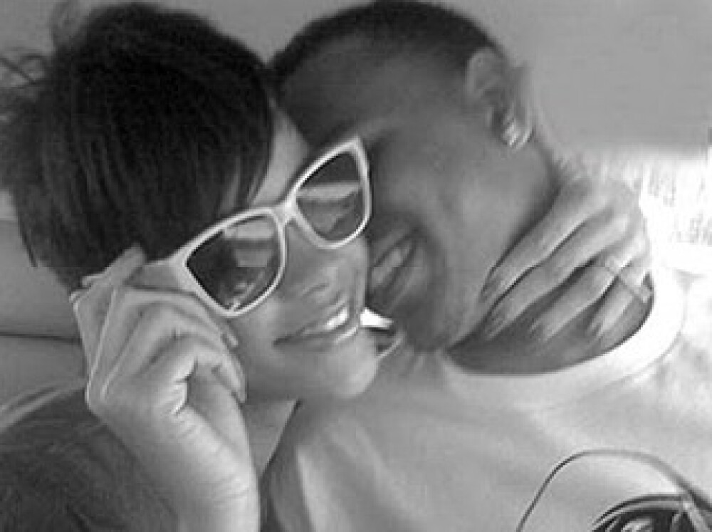 Rihanna, fericita in pat! Cu Chris Brown! - Imaginea 3