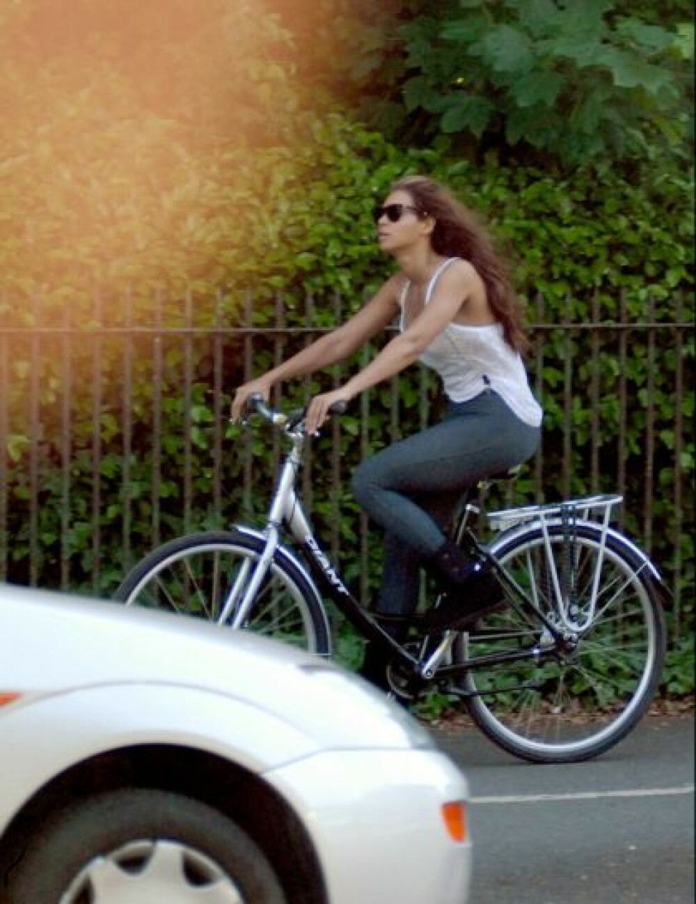 Beyonce, la o plimbarica pe bicicleta - Imaginea 3