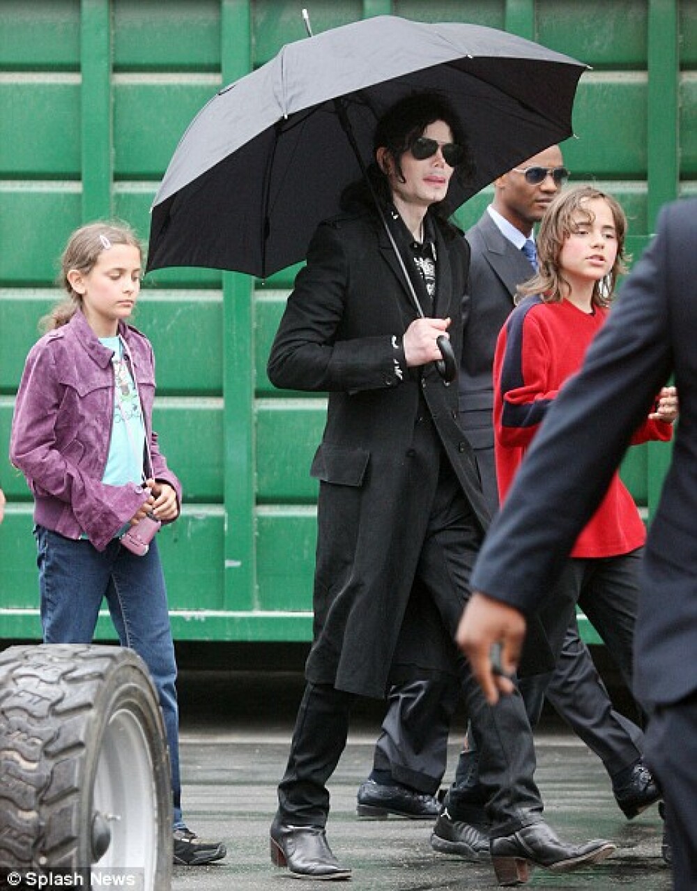 Copiii lui Michael Jackson, fara masca! - Imaginea 1