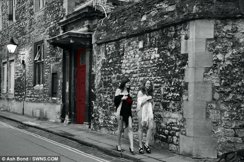 Sexy studentii de la Oxford au pozat nud!! Vezi GALERIE FOTO - Imaginea 6