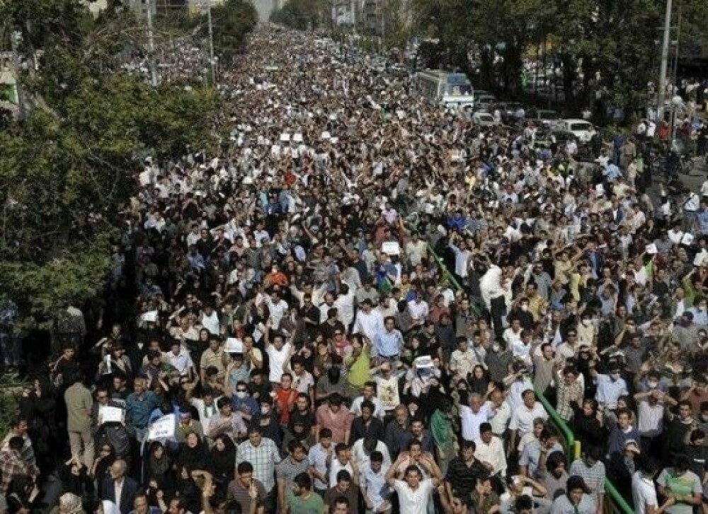 Iranul, un butoi cu pulbere dupa realegerea lui Ahmadinejad - Imaginea 2