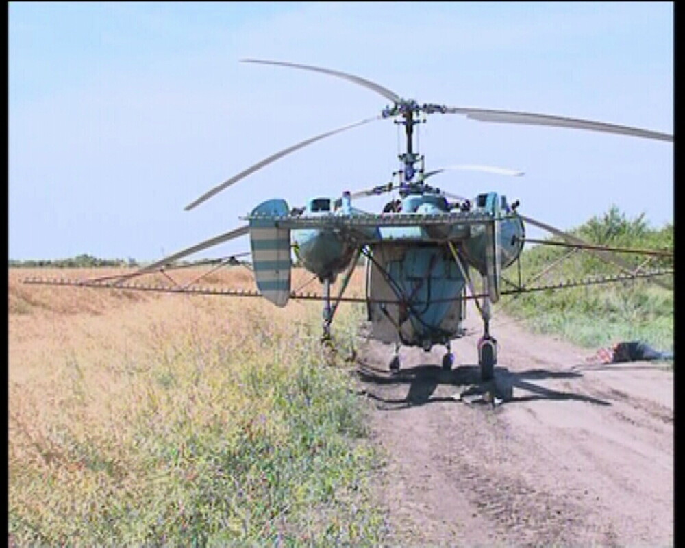 Tragedie inexplicabila: barbat decapitat de elicea unui elicopter, in Timis - Imaginea 1