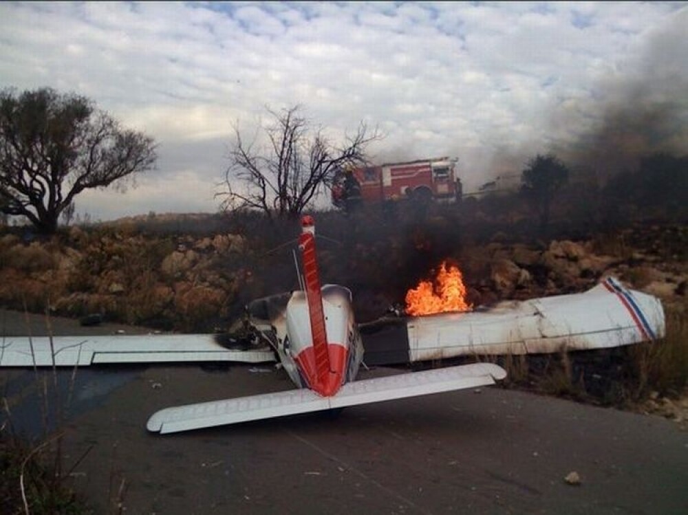 Accident incredibil in Africa de Sud: un avion a intrat intr-o camioneta! - Imaginea 5