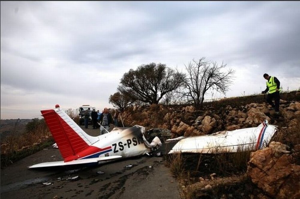 Accident incredibil in Africa de Sud: un avion a intrat intr-o camioneta! - Imaginea 6
