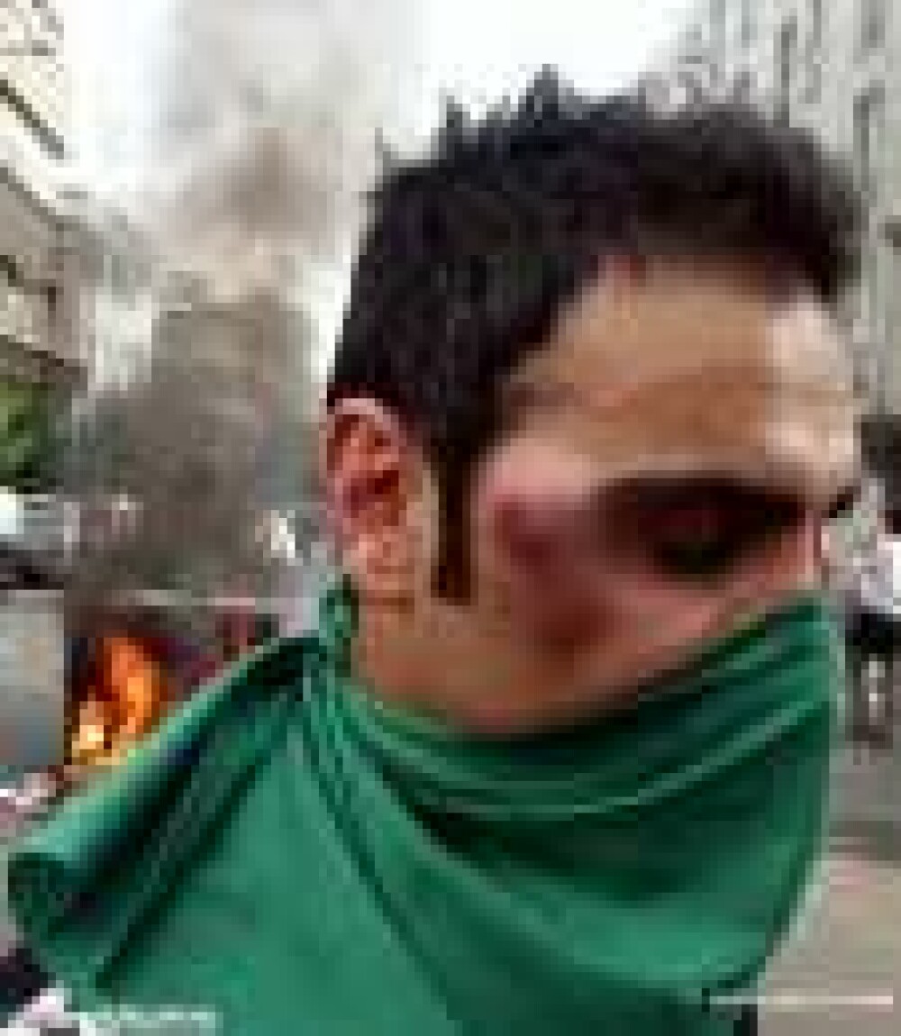 IMAGINI SOCANTE! Iran: tanara impuscata, in agonie pe strada - Imaginea 17