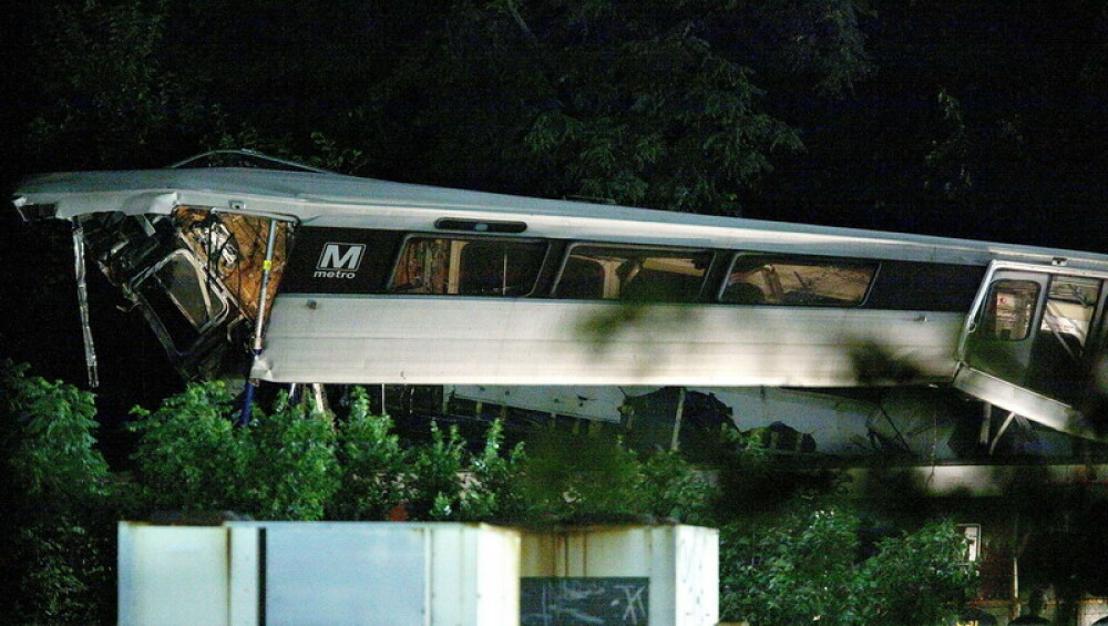 Tragedie in Washington! Cel putin noua morti dupa un accident la metrou - Imaginea 9