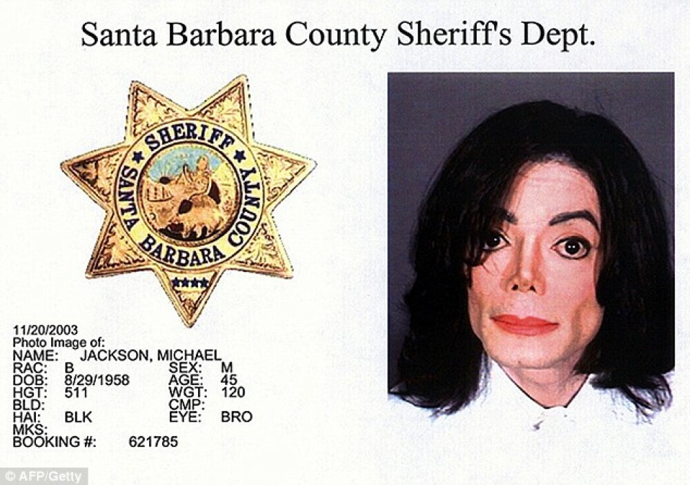 Michael Jackson ar fi implinit azi 52 de ani! Recorduri si controverse - Imaginea 19