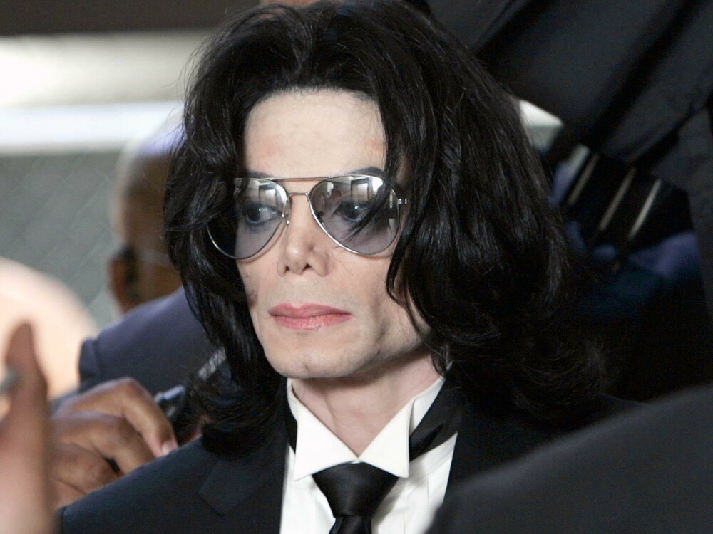 FOTO SOCANT. Prima imagine cu Michael Jackson mort - Imaginea 27