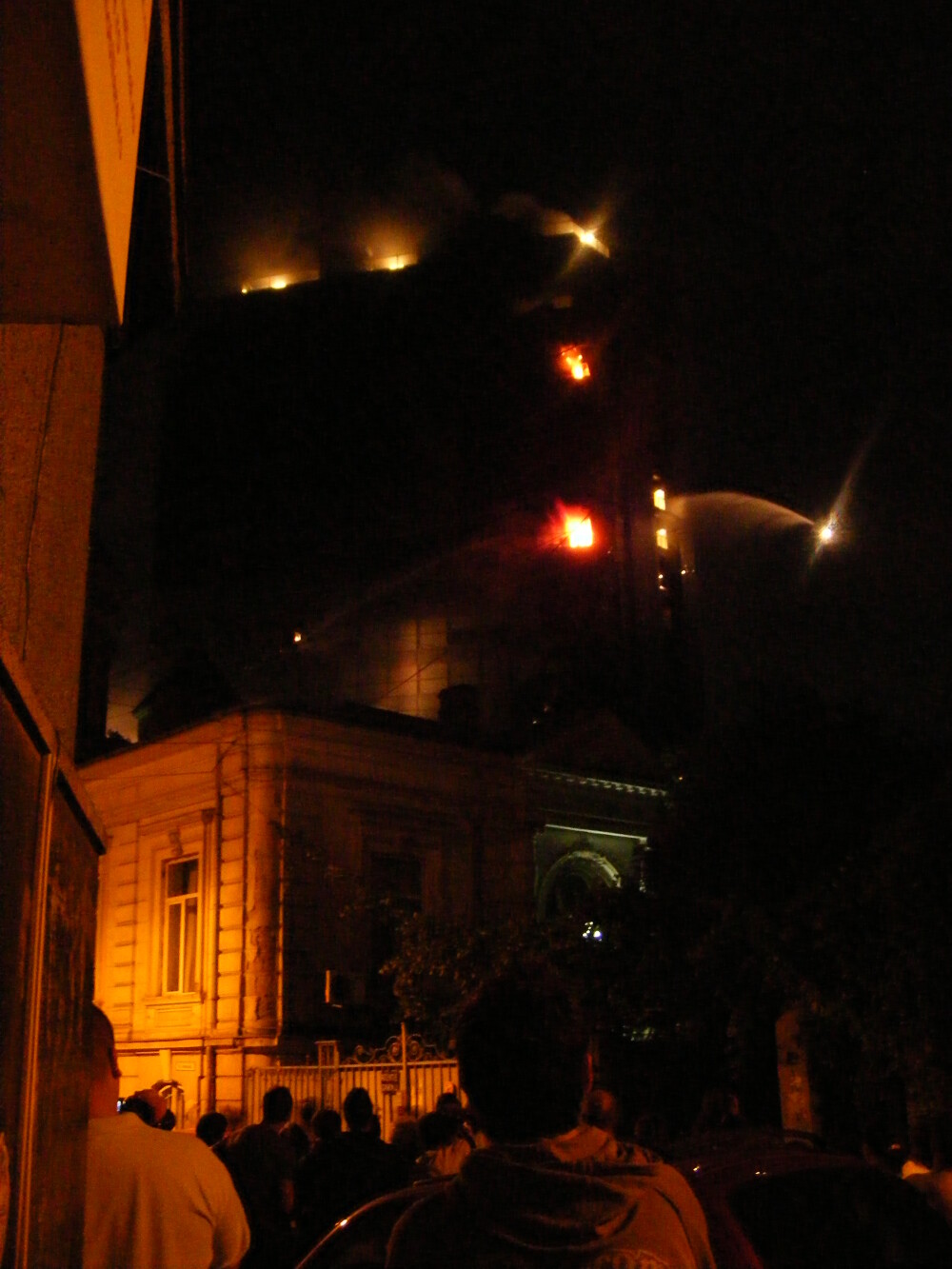 VIDEO: Incendiu langa Biserica Armeneasca, din Bucuresti! - Imaginea 22
